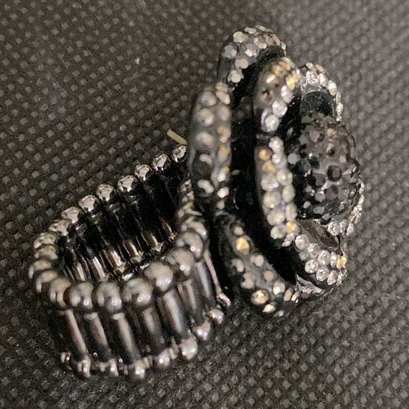 Vintage Black Floral rhinestone & Black Onyx Expandable ring - Size 9+ - Picture 4 of 9